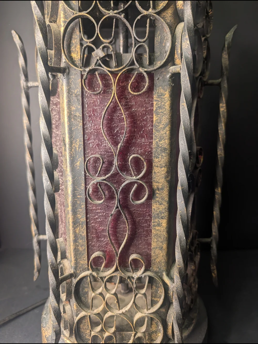 Vintage Gothic Black and Gold Scroll Table Lamp